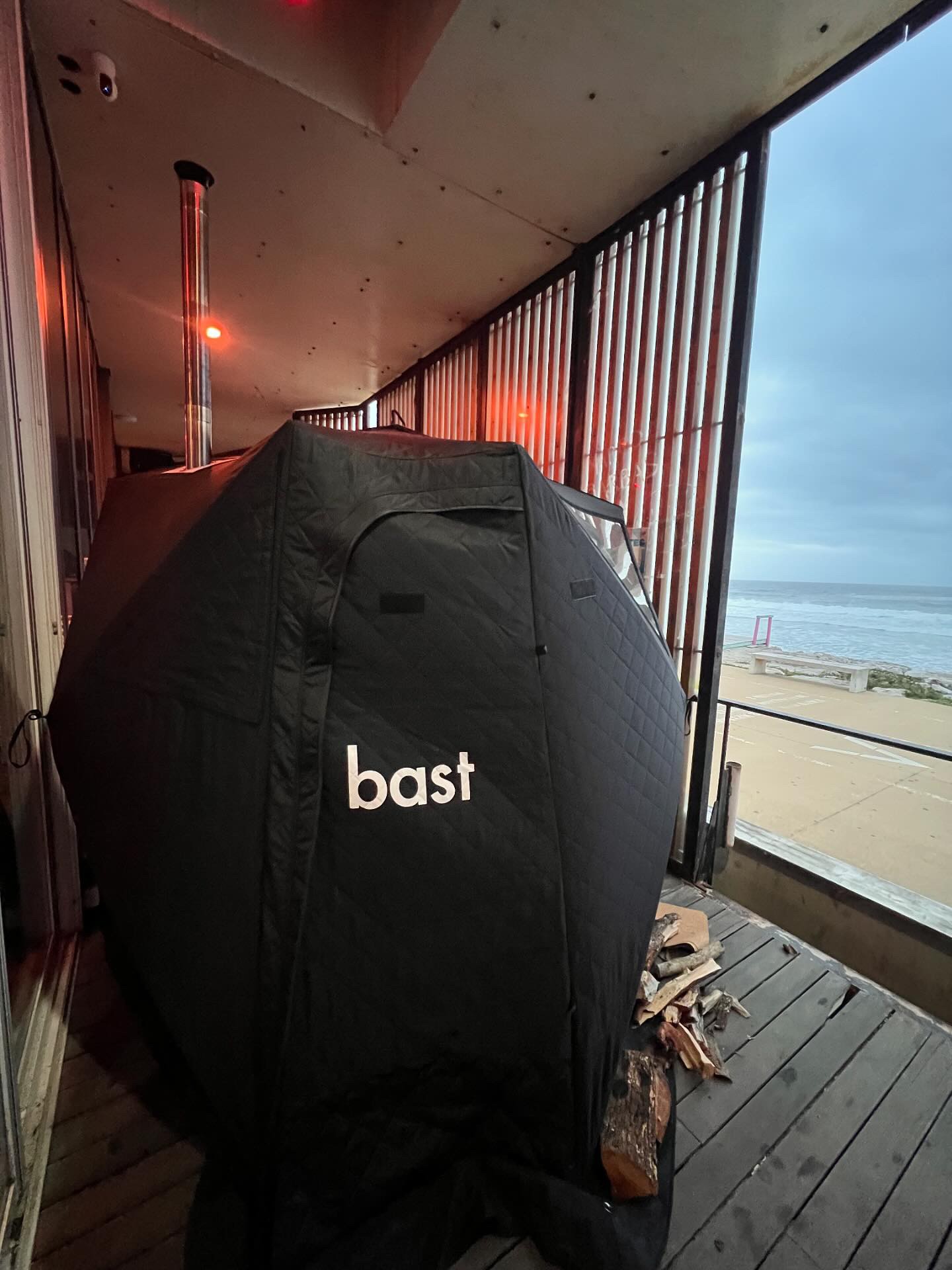 SALMA mobile sauna overlooking the beach